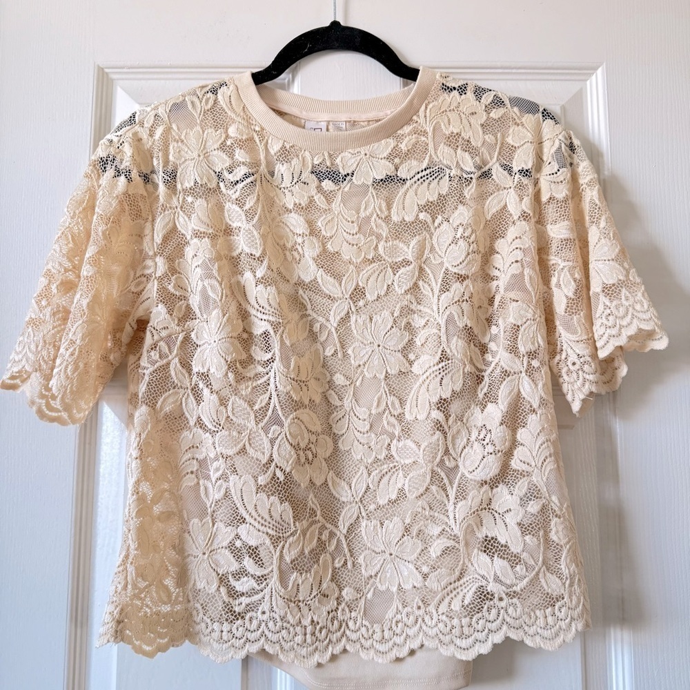 Dolan Beige Crew Neck Short Sleeve Floral Lace Blouse Scalloped Hem Women XXS